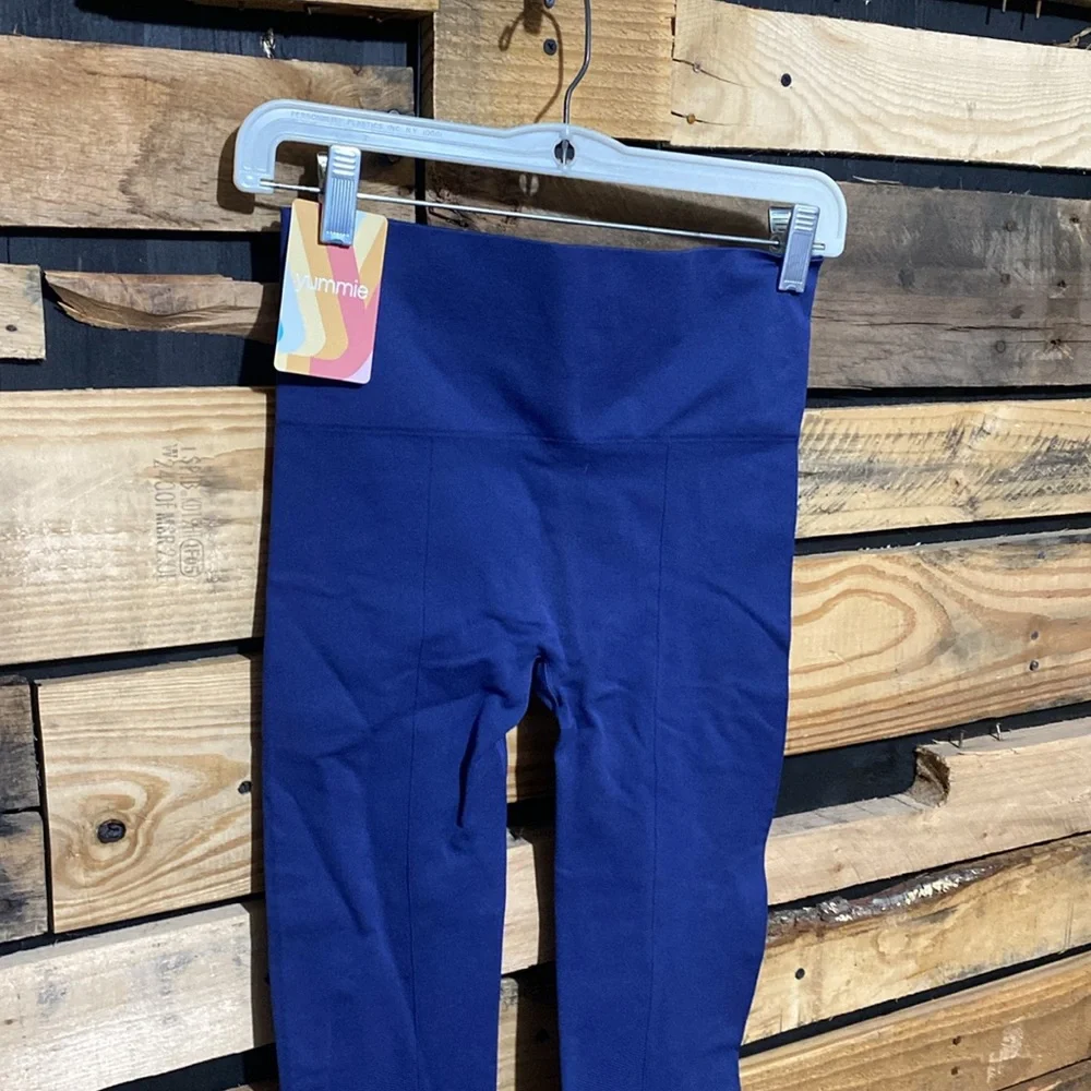 YUMMIE Morgan Seamless Cropped Capri Shaping‎ Legging Deep Cobalt S/M NWT